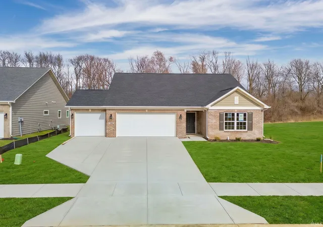 Homes for sale in New Castle, IN | 402 Luellen Wy, New Castle, IN 47362 | MLS# 202607998