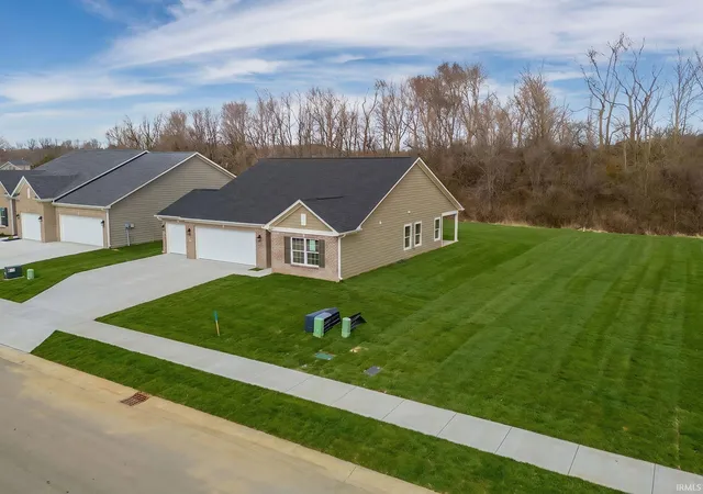 Homes for sale in New Castle, IN | 402 Luellen Wy, New Castle, IN 47362 | MLS# 202607998