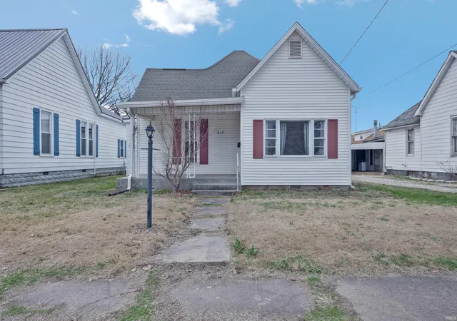Photo 3 of Sale Pending at 517 N Hart St, Princeton, IN 47670 | MLS# 202608080 | Listing updated on 2026-06-15