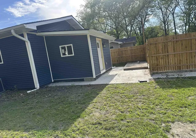 17th image of 916 W Baline Ave, Elkhart, IN 46516 | MLS# 202608189