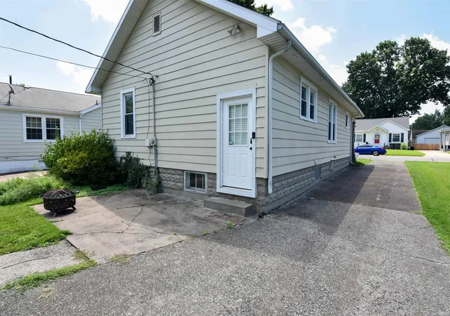 Photo 3 of Manufactured home for sale at 2120 E Blackford Ave, Evansville, IN 47714 | MLS# 202608204 | Listing updated on 2026-09-04