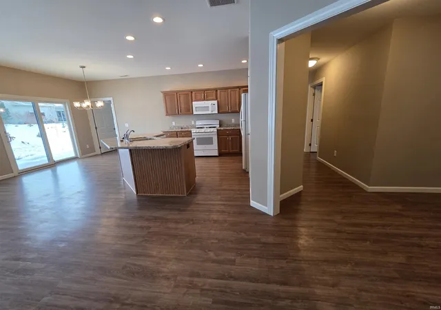 Homes for sale in Columbia City, IN | 305 W Longfellow Blvd, Columbia City, IN 46725 | MLS# 202608498