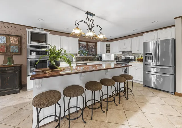 4th image of 1365 W 15Th St, Jasper, IN 47546 | MLS# 202609091