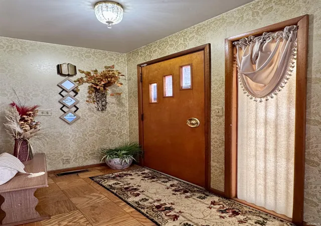 5th image of 1202 N Sheridan Rd, Marion, IN 46952 | MLS# 202609203
