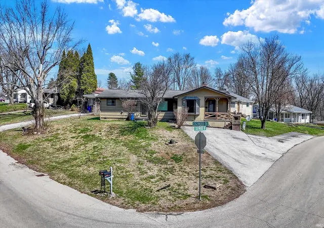 4th image of 122 Edgewood Dr, Bedford, IN 47421 | MLS# 202609443
