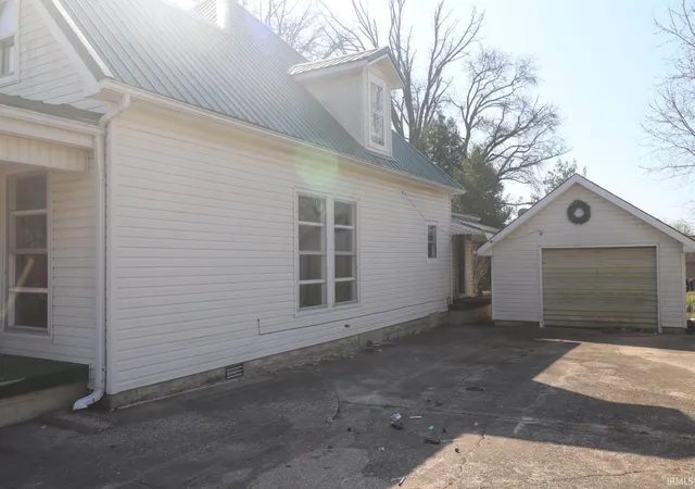 Photo 2 of Manufactured home for sale at 405 Sw 3rd Street, Loogootee, IN 47553 | MLS# 202609475 | Listing updated on 2026-06-20