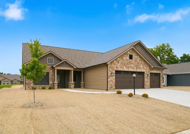 3rd image of 2023 Approach Dr, Auburn, IN 46706 | MLS# 202609485