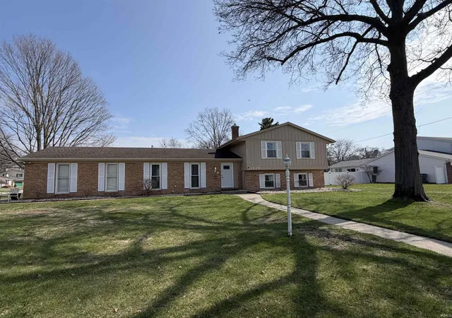 1st image of 1834 Crabtree Ln, Elkhart, IN 46514 | MLS# 202609664