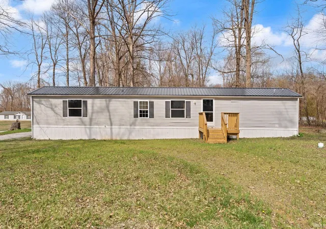 2nd image of 1260 E County Line Rd Ne, Palmyra, IN 47164 | MLS# 202609757