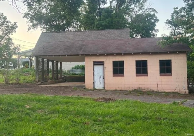 Photo 3 of Manufactured home for sale at 2462 Dixie Hwy, Bedford, IN 47421 | MLS# 202609766 | Listing updated on 2026-09-04