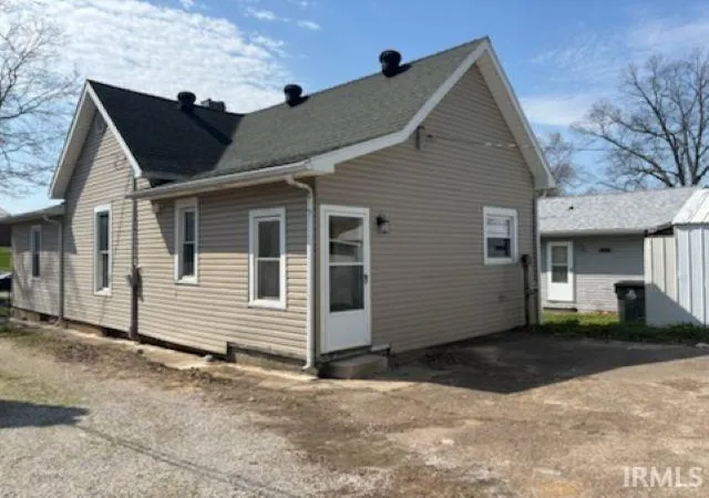 Photo 2 of Manufactured home for sale at 621 Walnut St, Rockport, IN 47635 | MLS# 202610172 | Listing updated on 2026-09-08