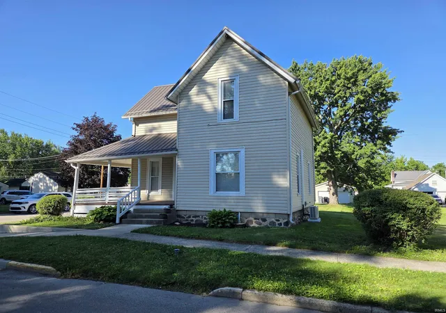 Photo 2 of Manufactured home for sale at 301 N Lake St, Syracuse, IN 46567 | MLS# 202610214 | Listing updated on 2026-07-31