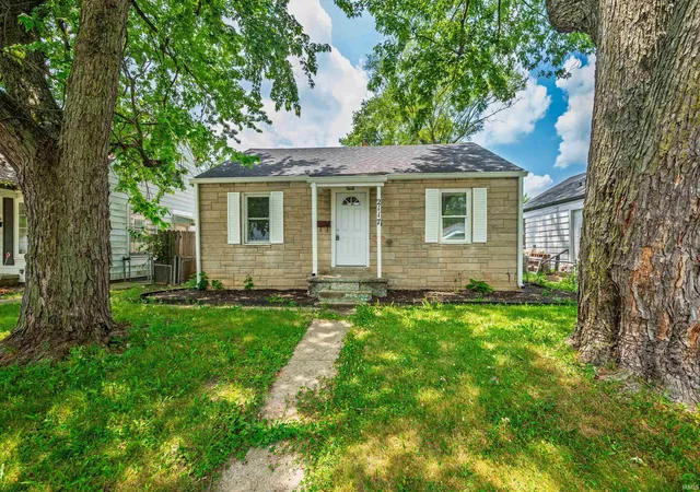 Photo 1 of Manufactured home for sale at 2117 S Beacon St, Muncie, IN 47302 | MLS# 202610285 | Listing updated on 2026-07-29