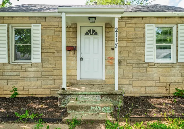 Photo 2 of Manufactured home for sale at 2117 S Beacon St, Muncie, IN 47302 | MLS# 202610285 | Listing updated on 2026-07-29