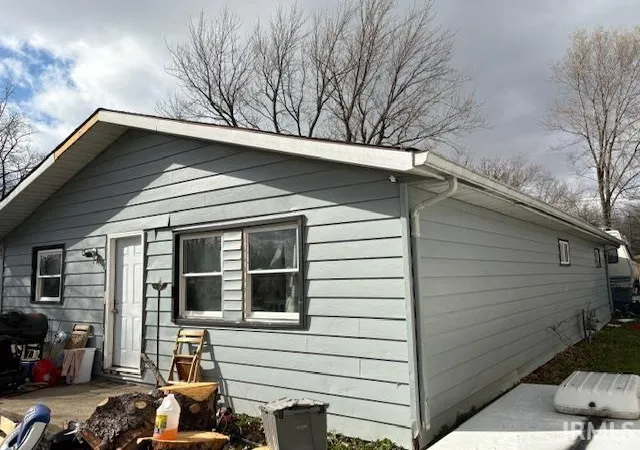 Photo 2 of Sale Pending at 1416 E Kirk St, Muncie, IN 47303 | MLS# 202610527 | Listing updated on 2026-08-22