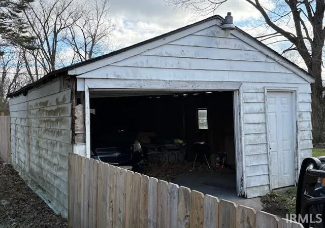 Photo 2 of Manufactured home for sale at 1805 E Carver Dr, Muncie, IN 47303 | MLS# 202610530 | Listing updated on 2026-04-29