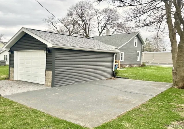 3rd image of 1411 S Vanburen St, Auburn, IN 46706 | MLS# 202610706