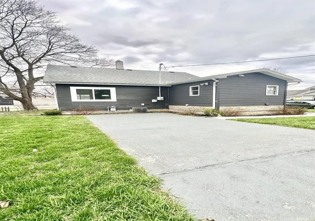 4th image of 1411 S Vanburen St, Auburn, IN 46706 | MLS# 202610706
