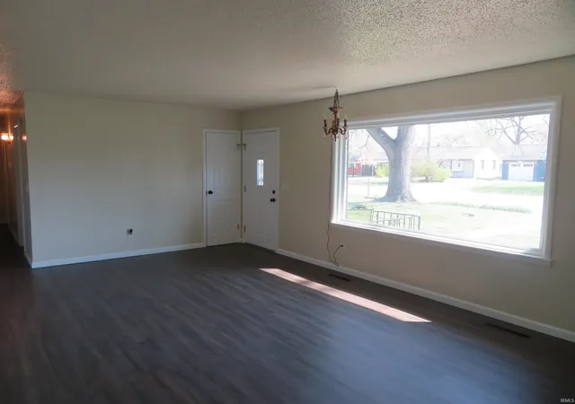Photo 4 of Manufactured home for sale at 1937 S Walnut Ln, Evansville, IN 47714 | MLS# 202610759 | Listing updated on 2026-09-04