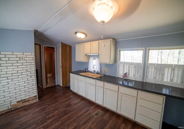 4th image of 1423 N Lawrence Hollow Dr, Bloomfield, IN 47424 | MLS# 202610827