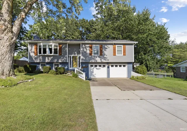 Photo 2 of Sale Pending at 610 Claudia Ln, Middlebury, IN 46540 | MLS# 202610852 | Listing updated on 2026-09-05