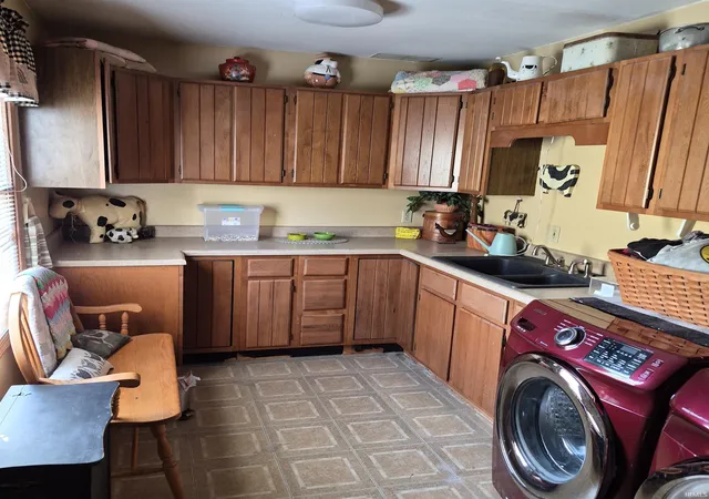Photo 3 of Manufactured home for sale at 2925 E Carowinds Ct, Bloomington, IN 47401 | MLS# 202610898 | Listing updated on 2026-10-06