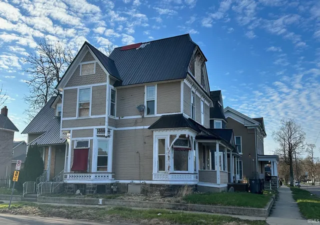3rd image of 201 N 2Nd St, Elkhart, IN 46516 | MLS# 202611073