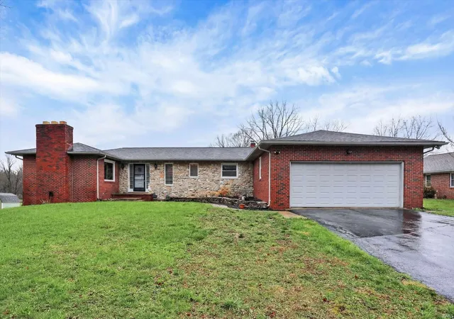 Photo 2 of Manufactured home for sale at 1609 Greenacres Dr, Kokomo, IN 46901 | MLS# 202611255 | Listing updated on 2026-08-28