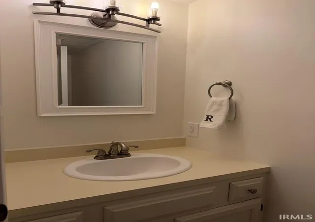 Photo 4 of Condo for sale at 9640 S Lake Ridge Dr, Bloomington, IN 47401 | MLS# 202611381 | Listing updated on 2026-09-09
