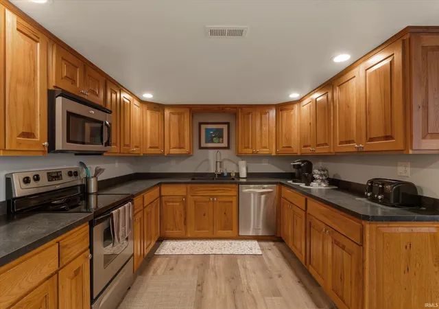 36th image of 52115 Hollyhock Rd, South Bend, IN 46637 | MLS# 202611393