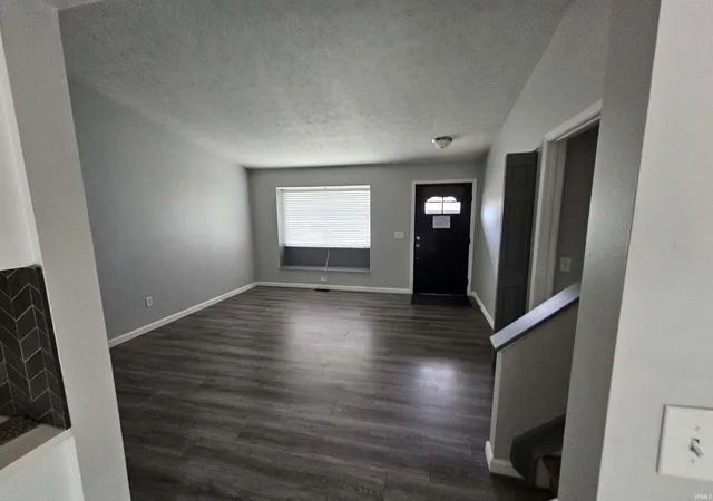 2nd image of 1820 Woodland Dr, Elkhart, IN 46514 | MLS# 202611440