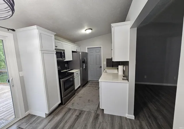 5th image of 1820 Woodland Dr, Elkhart, IN 46514 | MLS# 202611440