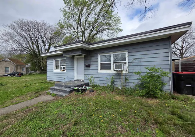 Homes for sale in Mount Vernon, IN | 121 W 9th St, Mount Vernon, IN 47620 | MLS# 202611462