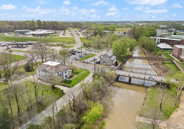 Photo 3 of Manufactured home for sale at 410 Riverside Dr, Jasper, IN 47546 | MLS# 202611520 | Listing updated on 2026-04-08