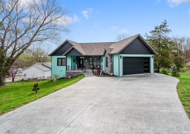 Homes for sale in Nashville, IN | 220 N Jefferson St, Nashville, IN 47448 | MLS# 202611560