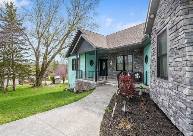 Homes for sale in Nashville, IN | 220 N Jefferson St, Nashville, IN 47448 | MLS# 202611560