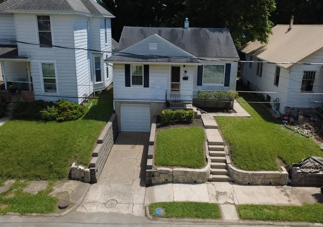 Homes for sale in Muncie, IN | 713 W Queen St, Muncie, IN 47303 | MLS# 202611673
