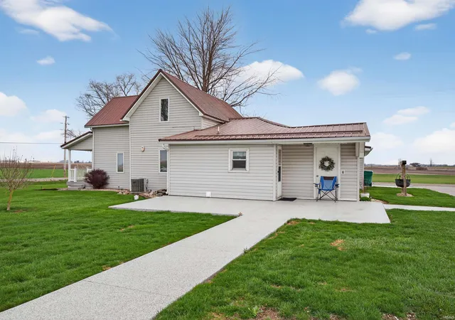 Homes for sale in Bluffton, IN | 3679 S Hoosier Hwy Xing, Bluffton, IN 46714 | MLS# 202611681