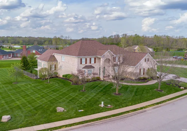 2nd image of 5622 Victoria Bluffs Dr, Newburgh, IN 47630 | MLS# 202611763
