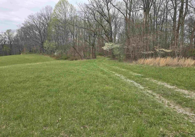 Photo 4 of Land for sale at 9507 N Neill Rd, Bloomfield, IN 47424 | MLS# 202611980 | Listing updated on 2026-10-05
