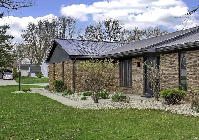 Homes for sale in Bluffton, IN | 1407 Deerbrook Ct, Bluffton, IN 46714 | MLS# 202612090