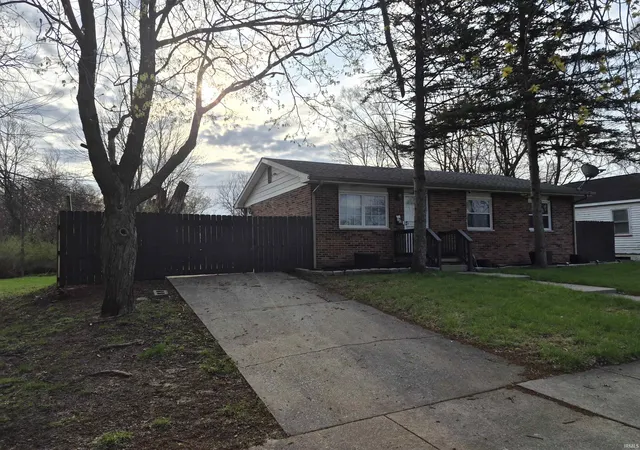 33rd image of 122 N Liberty St, South Bend, IN 46619 | MLS# 202612112