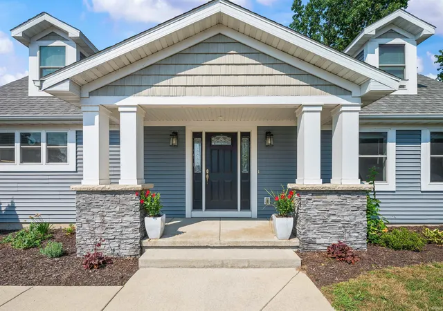 Photo 1 of Sale Pending at 623 Corby Blvd, South Bend, IN 46617 | MLS# 202612229 | Listing updated on 2026-09-17
