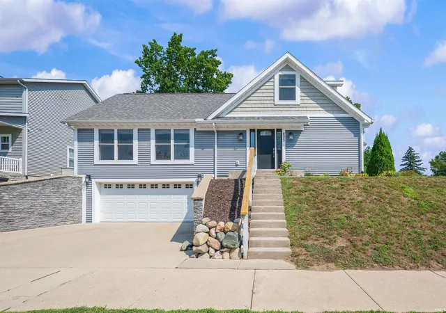 Photo 3 of Sale Pending at 623 Corby Blvd, South Bend, IN 46617 | MLS# 202612229 | Listing updated on 2026-09-17