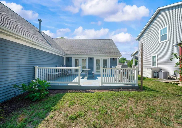 Photo 3 of Sale Pending at 623 Corby Blvd, South Bend, IN 46617 | MLS# 202612229 | Listing updated on 2026-09-17