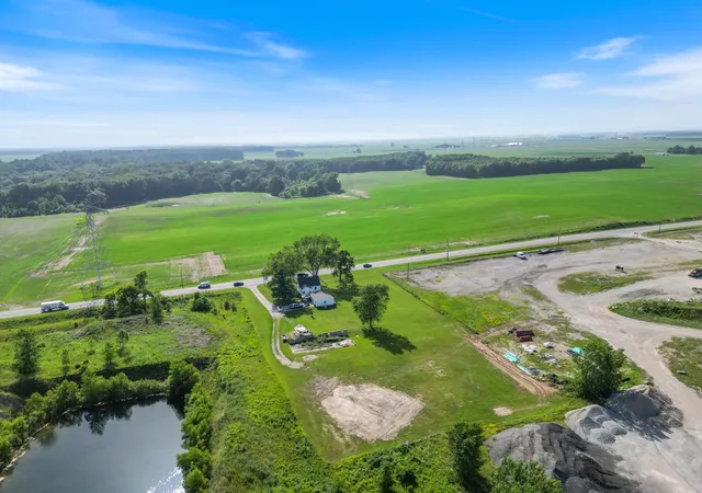 Photo 3 of Manufactured home for sale at 5290 N State Rd 15, Warsaw, IN 46582 | MLS# 202612254 | Listing updated on 2026-09-29