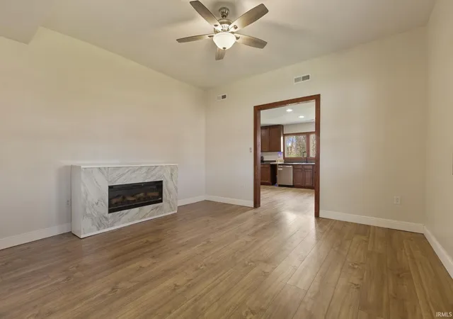 5th image of 303 W Market St, Salem, IN 47167 | MLS# 202612352