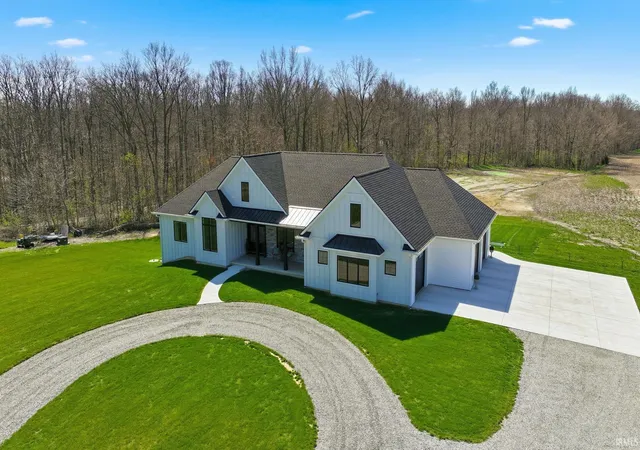 Homes for sale in Bluffton, IN | 1902 E 350 N, Bluffton, IN 46714 | MLS# 202612437
