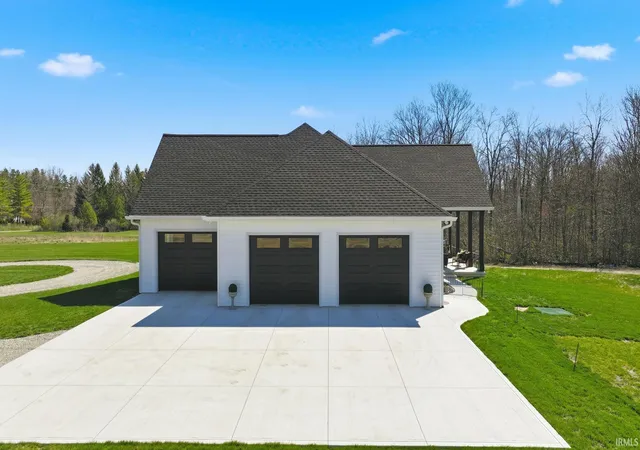 Homes for sale in Bluffton, IN | 1902 E 350 N, Bluffton, IN 46714 | MLS# 202612437