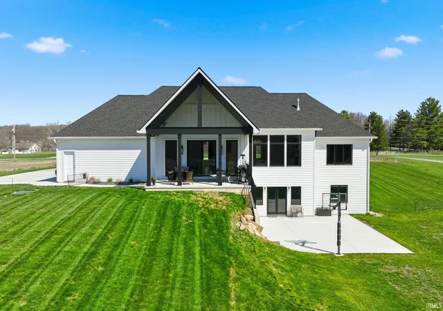 Homes for sale in Bluffton, IN | 1902 E 350 N, Bluffton, IN 46714 | MLS# 202612437